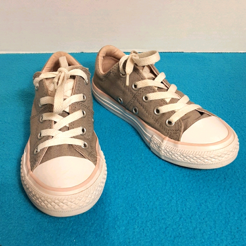 ❤❤❤CONVERSE ALL STAR SHOES JUNIOR SIZE 12❤❤❤